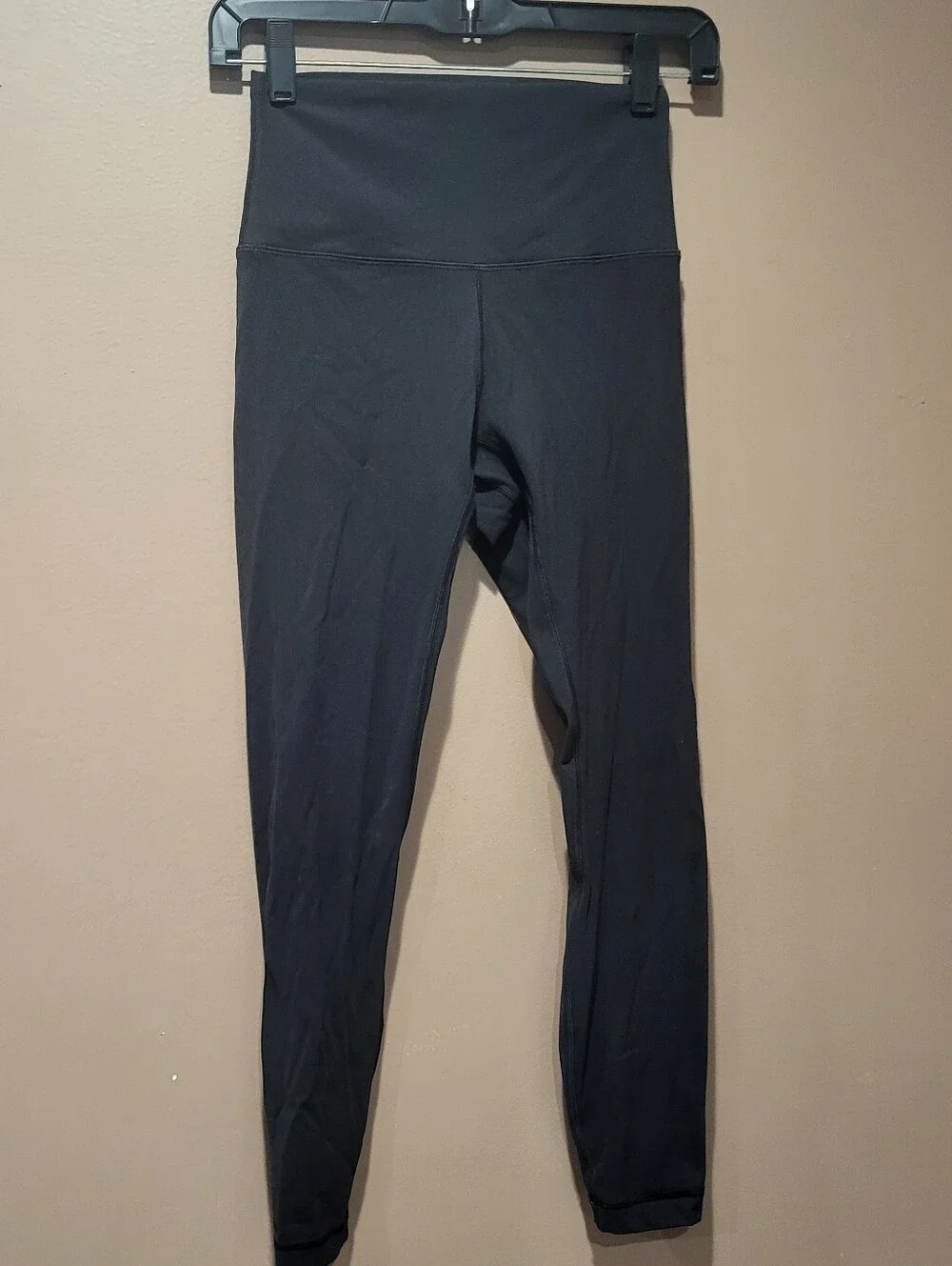 Hawthorn Athletic Black Buttery 7/8 Soft Workout Leggings